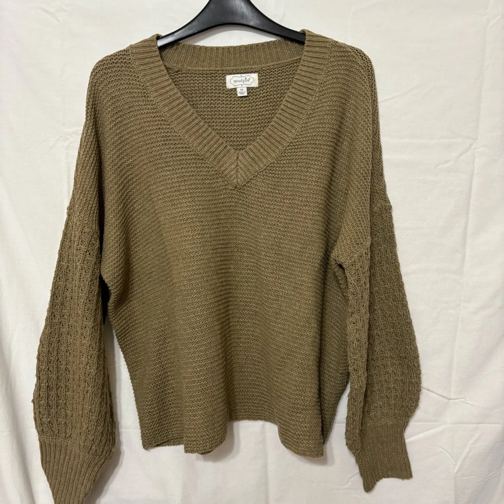 Cozy Mud Pie Oscar V-Neck Sweater. - Picture 2 of 8